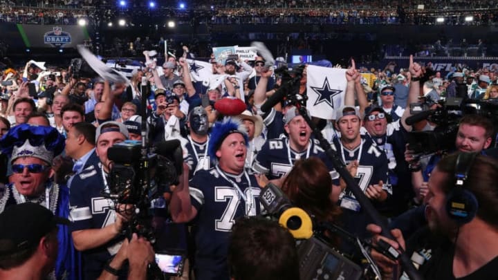 Dallas Cowboys fans (Photo by Tom Pennington/Getty Images)