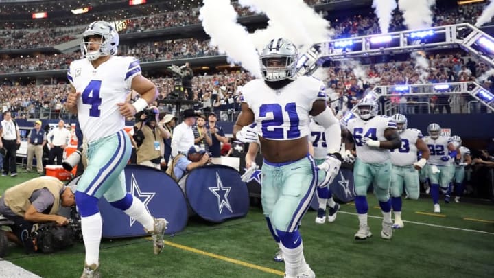 ARLINGTON, TX - NOVEMBER 05: (L-R) Dak Prescott #4 and Ezekiel Elliott #21 of the Dallas Cowboys runs onto the field before a game against the Kansas City Chiefs at AT&T Stadium on November 5, 2017 in Arlington, Texas. (Photo by Ronald Martinez/Getty Images)