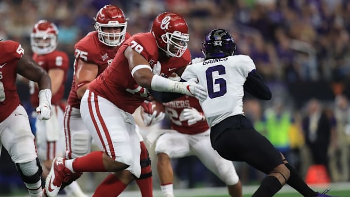 ARLINGTON, TX - DECEMBER 02: Orlando Brown ARLINGTON, TX - DECEMBER 02: Orlando Brown