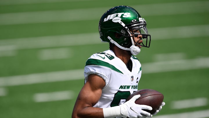 EAST RUTHERFORD, NEW JERSEY – SEPTEMBER 20: Josh Malone #83 of the New York Jets runs a drill during warmups before the game against the San Francisco 49ers at MetLife Stadium on September 20, 2020, in East Rutherford, New Jersey. (Photo by Sarah Stier/Getty Images)