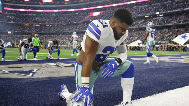 Jan 15, 2017; Arlington, TX, USA; Dallas Cowboys running back Ezekiel Elliott (21) takes a knee in the end zone prior to the game against the Green Bay Packers in the NFC Divisional playoff game at AT&T Stadium. Mandatory Credit: Matthew Emmons-USA TODAY Sports