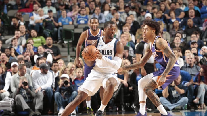 DALLAS, TX – JANUARY 9: Harrison Barnes #40 of the Dallas Mavericks handles the ball against the Phoenix Suns on January 9, 2019 at the American Airlines Center in Dallas, Texas. NOTE TO USER: User expressly acknowledges and agrees that, by downloading and or using this photograph, User is consenting to the terms and conditions of the Getty Images License Agreement. Mandatory Copyright Notice: Copyright 2019 NBAE (Photo by Glenn James/NBAE via Getty Images)