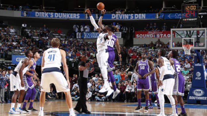 DALLAS, TX - OCTOBER 20: Tipoff against Nerlens Noel