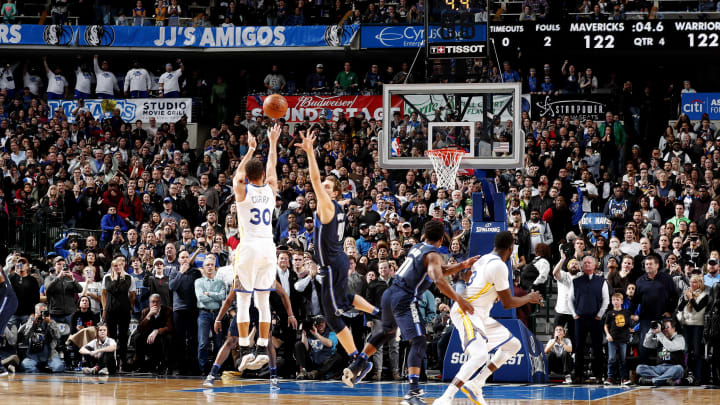 DALLAS, TX – JANUARY 3: Stephen Curry