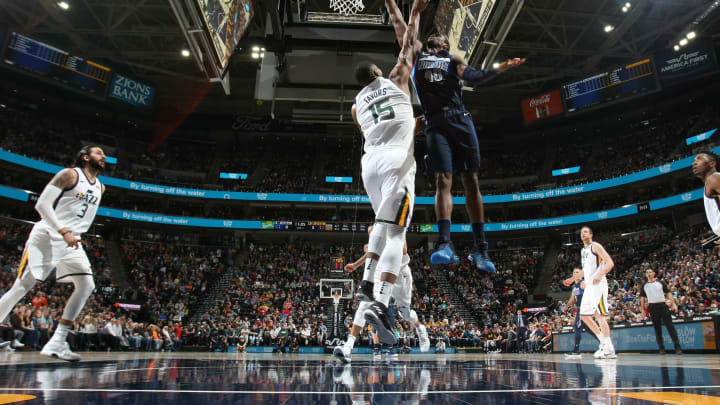 SALT LAKE CITY, UT – FEBRUARY 24: Harrison Barnes #40 of the Dallas Mavericks handles the ball against the Utah Jazz on February 24, 2018 at Vivint Smart Home Arena in Salt Lake City, Utah. NOTE TO USER: User expressly acknowledges and agrees that, by downloading and or using this Photograph, User is consenting to the terms and conditions of the Getty Images License Agreement. Mandatory Copyright Notice: Copyright 2018 NBAE (Photo by Melissa Majchrzak/NBAE via Getty Images)