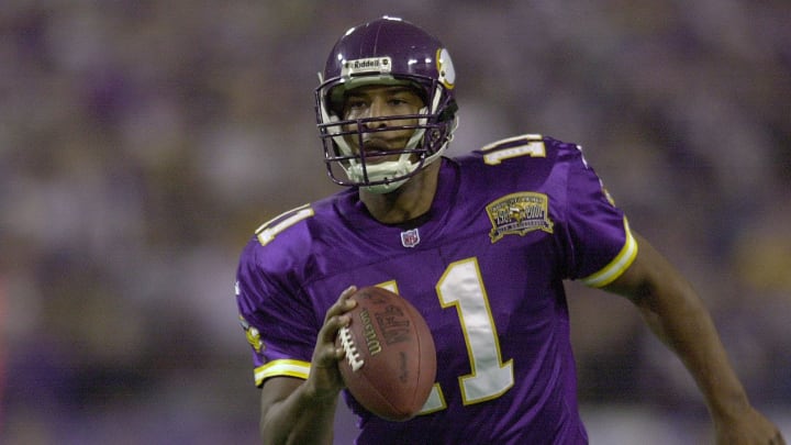 Wide receiver Randy Moss of the Minnesota Vikings smiles as he