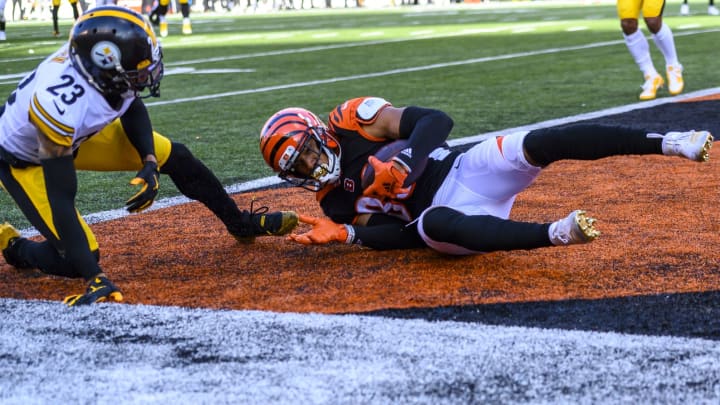 CINCINNATI, OH – NOVEMBER 24: Tyler Boyd #83 of the Cincinnati Bengals makes a touchdown catch in the second quarter of the game against the Pittsburgh Steelers at Paul Brown Stadium on November 24, 2019 in Cincinnati, Ohio. (Photo by Bobby Ellis/Getty Images) NFL Power Rankings