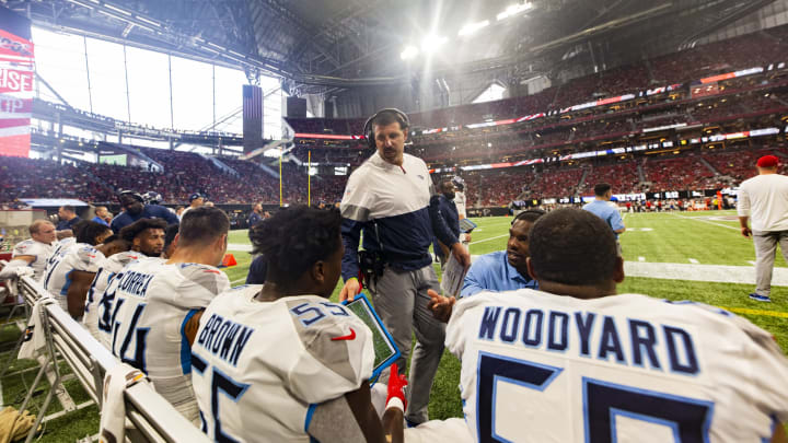 ATLANTA, GA – SEPTEMBER 29: Head coach Mike Vrabel of the Tennessee Titans speaks to his players during the second half of a game against the Atlanta Falcons at Mercedes-Benz Stadium on September 29, 2019 in Atlanta, Georgia. (Photo by Carmen Mandato/Getty Images)