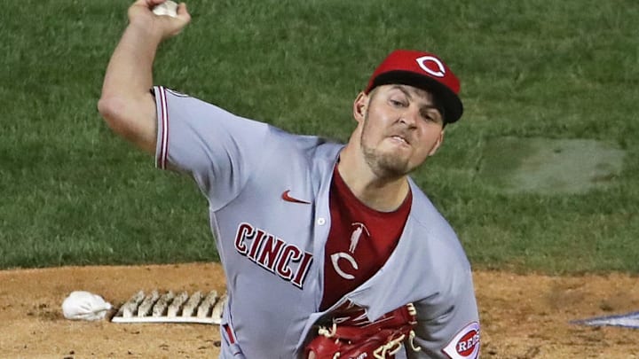 CHICAGO, ILLINOIS - SEPTEMBER 09: Starting pitcher Trevor Bauer #27 of the Cincinnati Reds delivers the ball against the Chicago Cubs at Wrigley Field on September 09, 2020 in Chicago, Illinois. (Photo by Jonathan Daniel/Getty Images)