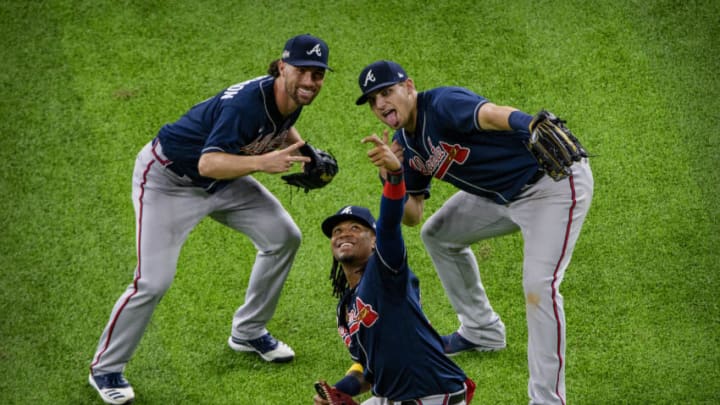 It's "selfie" time for the Atlanta Braves after NLCS Game 1. Mandatory Credit: Jerome Miron-USA TODAY Sports