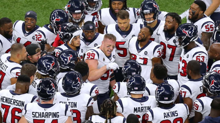 NEW ORLEANS, LOUISIANA – SEPTEMBER 09: J.J. Watt #99 of the Houston Texans gives the team a pep talk before a game against the New Orleans Saints at the Mercedes Benz Superdome on September 09, 2019 in New Orleans, Louisiana. (Photo by Jonathan Bachman/Getty Images)