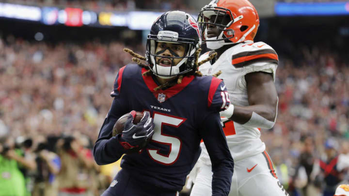 HOUSTON, TX - OCTOBER 15: Will Fuller #15 of the Houston Texans catches a touchdown pass against the Cleveland Browns in the second quarter at NRG Stadium on October 15, 2017 in Houston, Texas. (Photo by Tim Warner/Getty Images)
