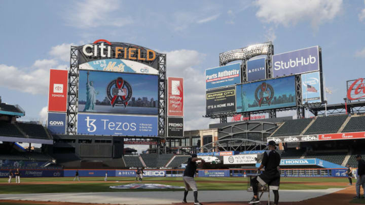 NEW YORK, NEW YORK - SEPTEMBER 11: The New York Yankees take fielding practice before a game against the New York Mets (Photo by Jim McIsaac/Getty Images)