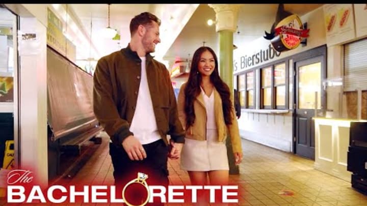 Jenn Tran & Jeremy Explore Pike Place Market in Seattle and Take the Relationship to the Next Level