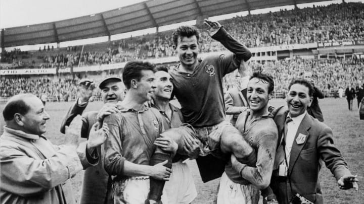 Just Fontaine a inscrit 13 buts durant la Coupe du Monde 1958.