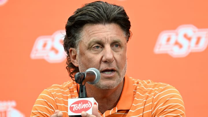 Mike Gundy talks about Ollie Gordan's DUI and Coach Prime