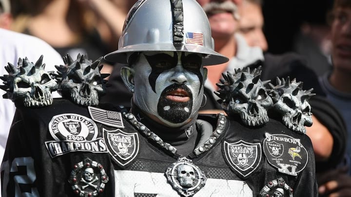 Top 10 Worst NFL Fan Bases