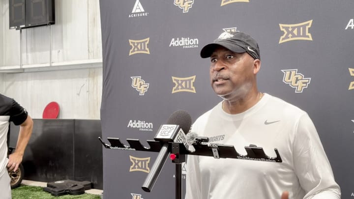 UCF Wide Receivers Coach Breaks Down Receiver Room