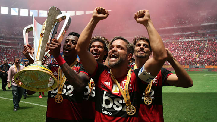 salarios de jogadores do flamengo sao revelados folha chega a r 25 milhoes