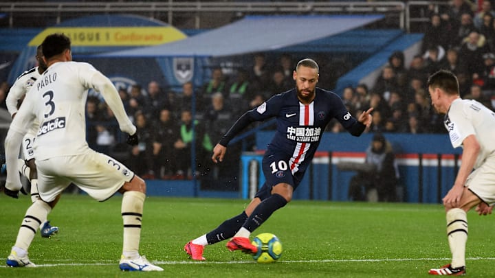 Paris Saint-Germain v Girondins Bordeaux - Ligue 1