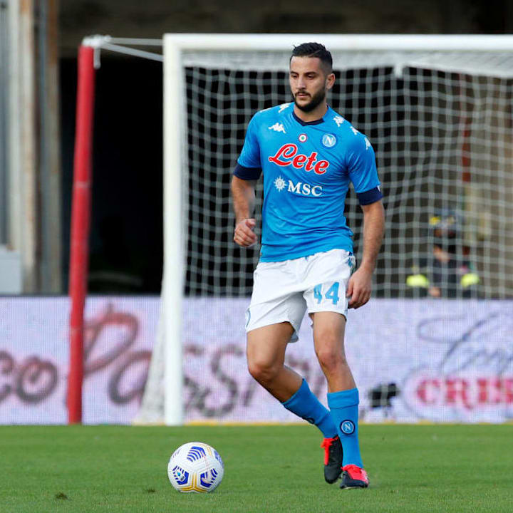 Manolas in azione contro il Benevento