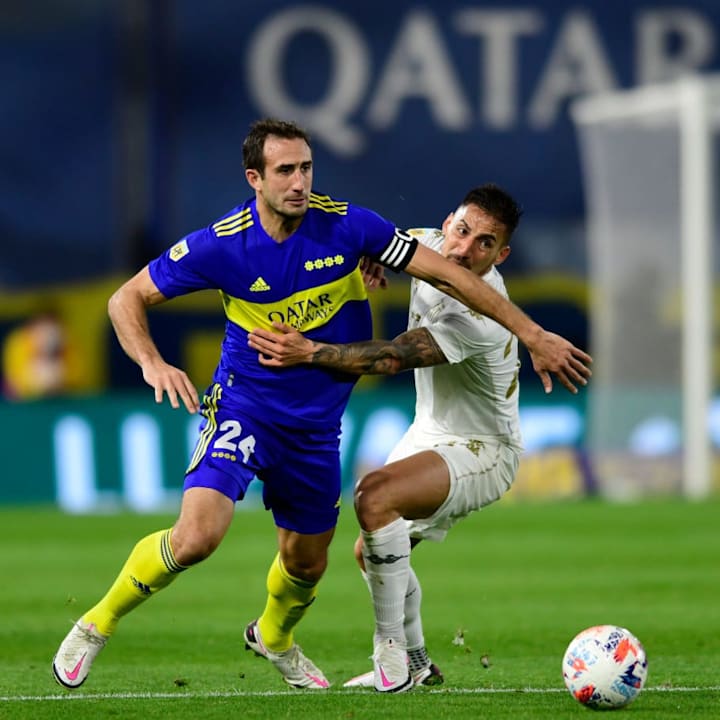 Carlos Izquierdoz, Marcelo Correa