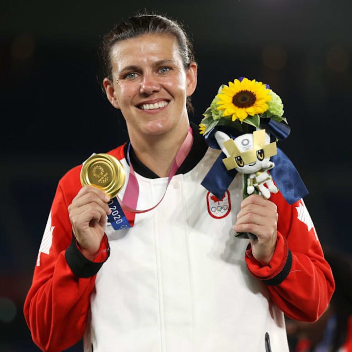 Christine Sinclair finally her her Olympic gold medal