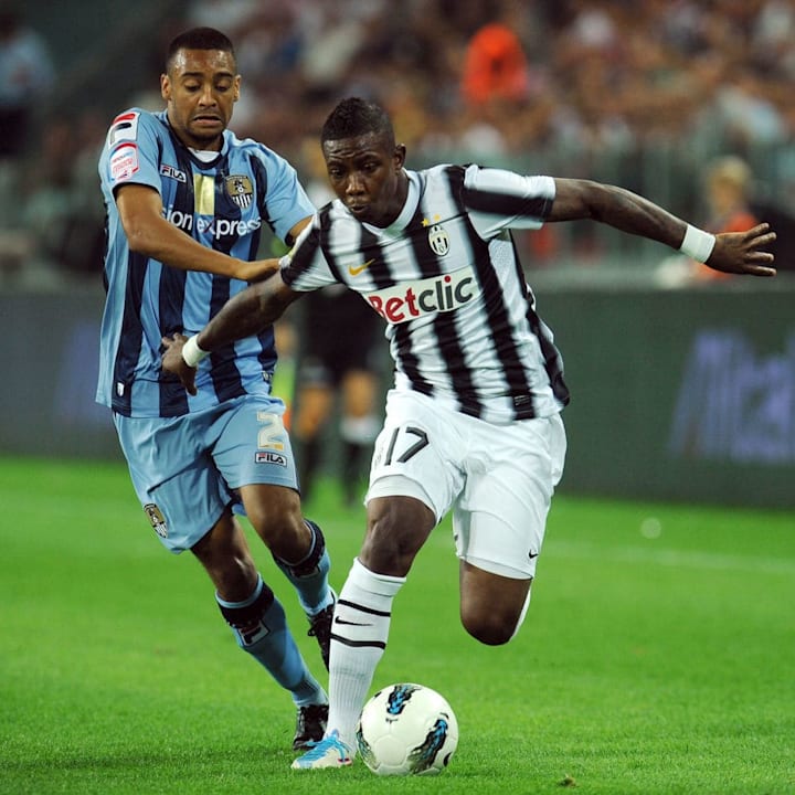 Eljero Elia, Julian Kelly