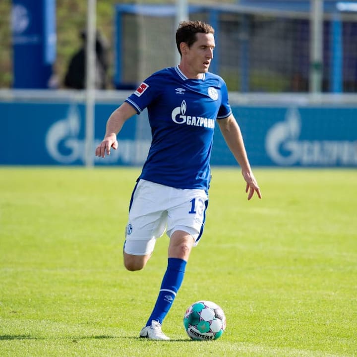 Sebastian Rudy lief gegen Bochum wieder als Rechtsverteidiger auf