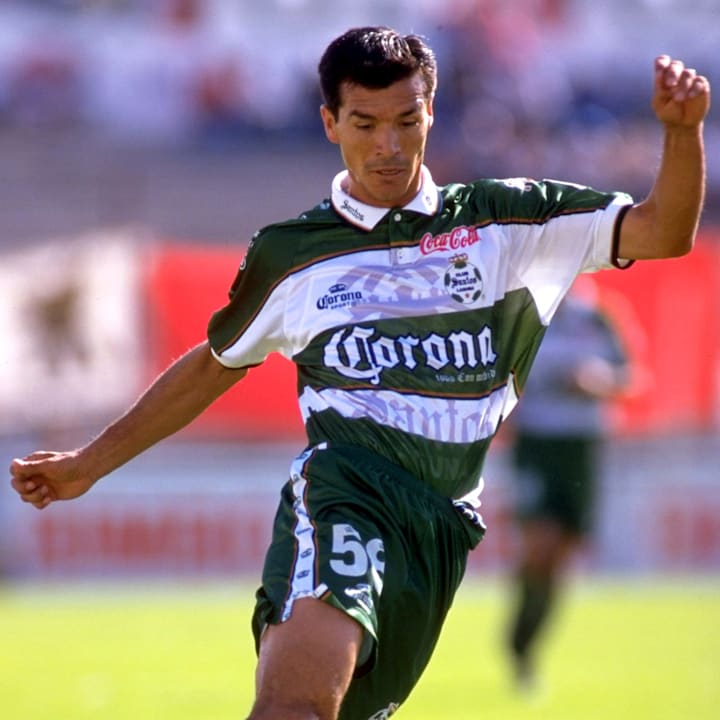 Borgetti es el máximo romperredes mexicano de las Liguillas.