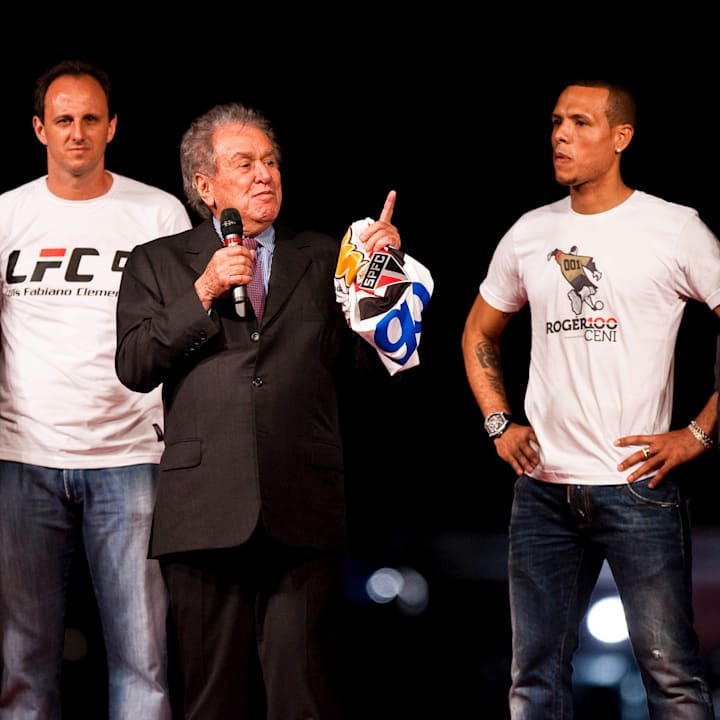 Luiz Fabiano Presentation in Sao Paulo