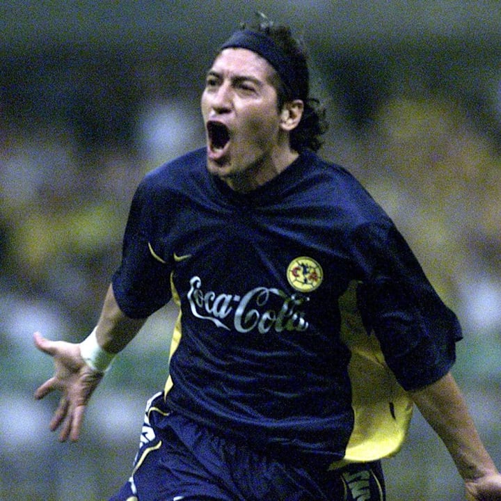 Iván Zamorano estuvo en el América entre 2000 y 2002, lapso en el que fue campeón