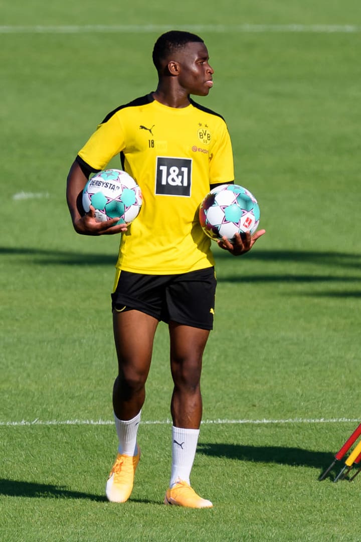 Der bald 16-Jährige Moukoko soll seine ersten Erfahrungen in der Bundesliga machen