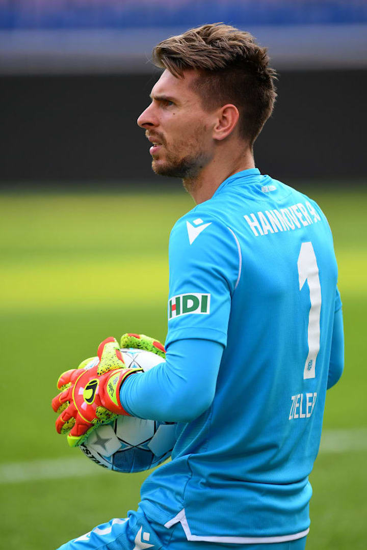 Setzt sich Zieler durch oder vertraut Gisdol weiter auf Horn? 