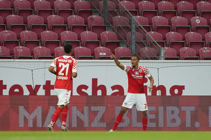1. FSV Mainz 05 v VfB Stuttgart - Bundesliga