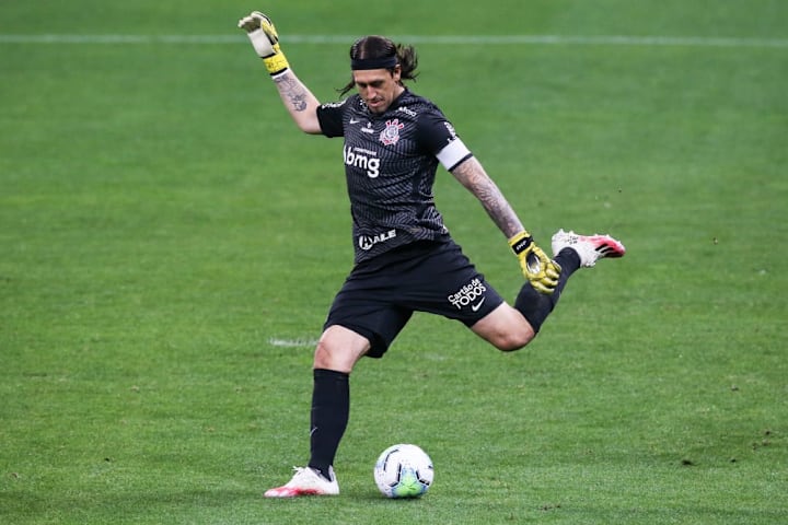 Com erros de Cássio e sistema defensivo, o Corinthians perdeu para o Bahia. “As cobranças serão feitas”, diz Mancini. 