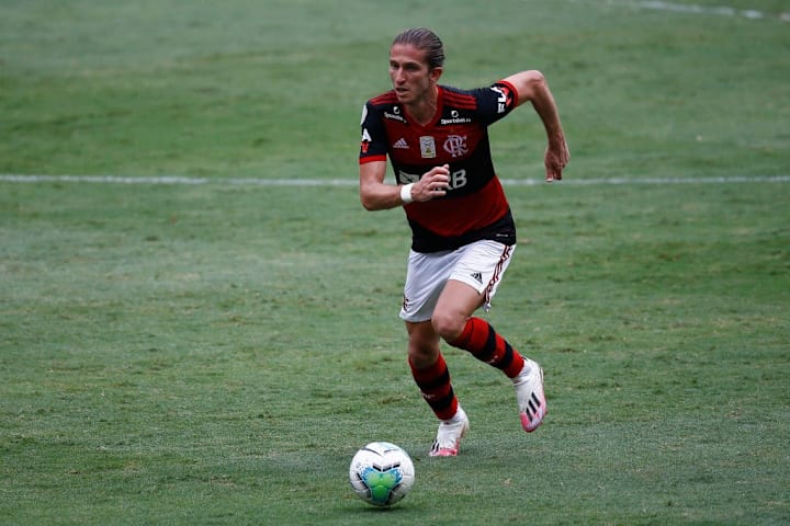 Filipe Luís é um dos mais experientes do Flamengo. 
