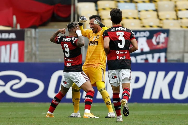 Gabriel Barbosa, Diego Alves Gabriel Barbosa, Diego Alves