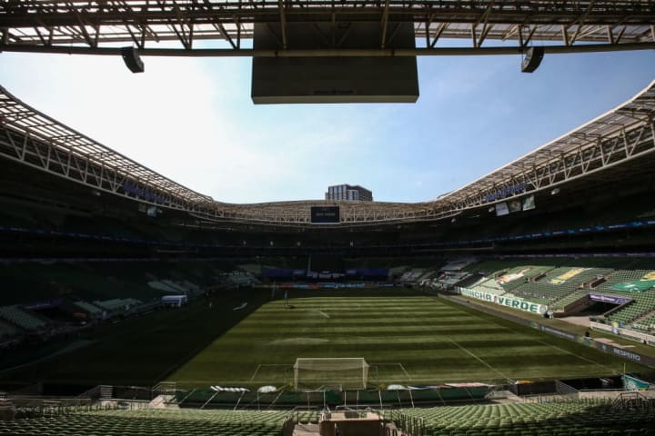 São Paulo e Belo Horizonte ainda não liberaram público nos estádios de futebol. 