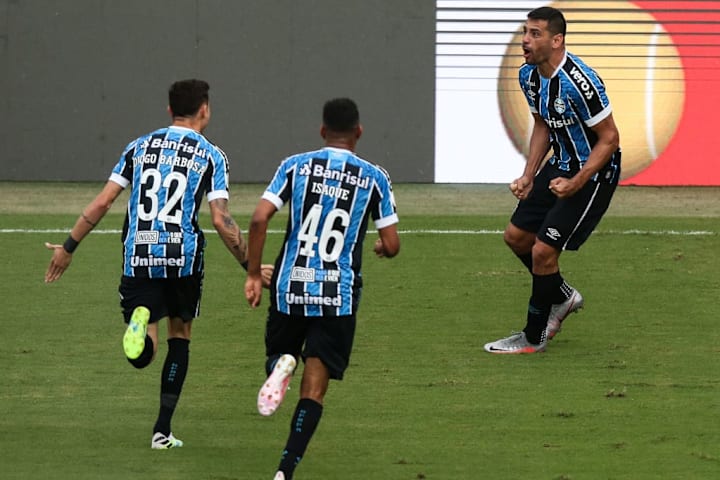 Diego Souza tem lugar garantido no ataque tricolor