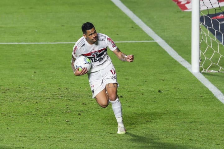 Luciano volta ao time do São Paulo após não jogar pela Libertadores