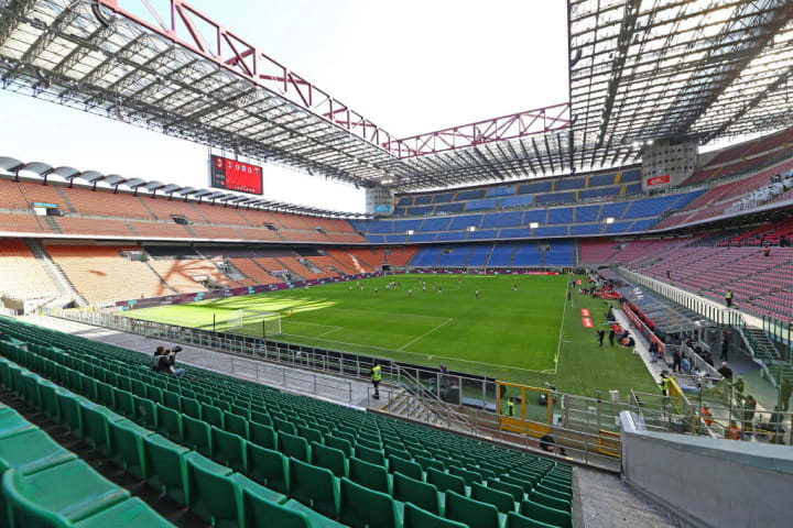 AC Milan v Genoa CFC - Serie A