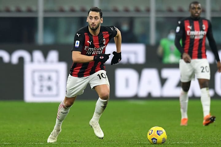 Calhanoglu in azione contro il Parma