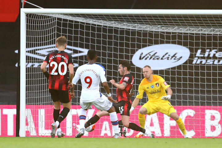Ayew strokes in Palace's second
