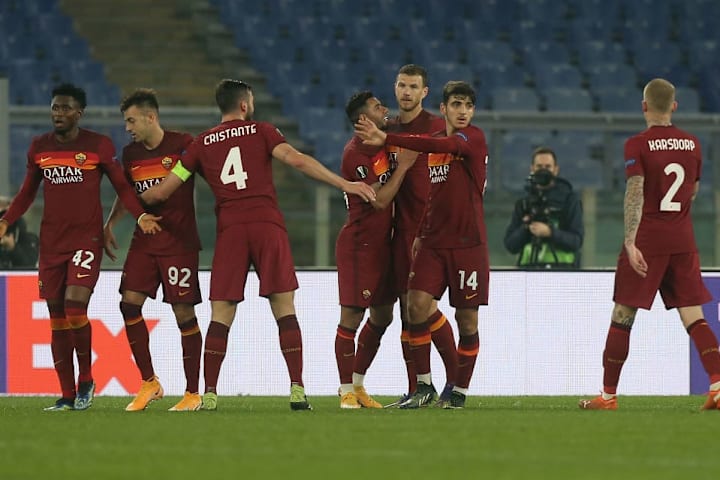 L'esultanza al gol di Dzeko