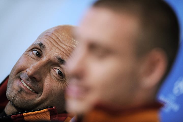AS Roma's coach Luciano Spalletti (L) lo