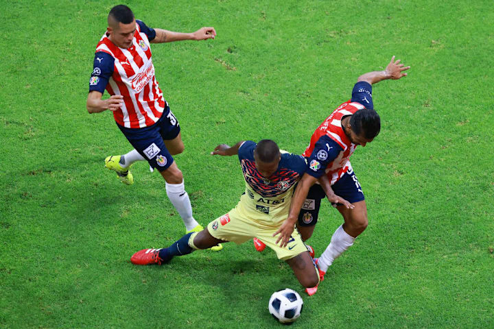 Pedro Aquino, Miguel Ponce, Sergio Flores