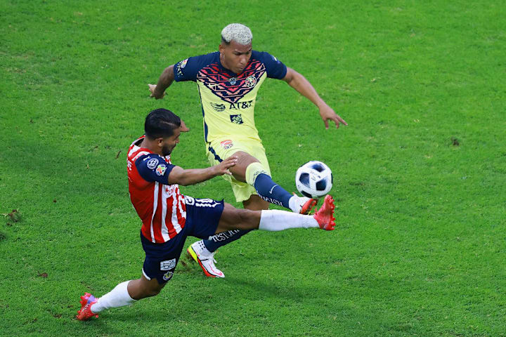 Miguel Ponce, Roger Martínez