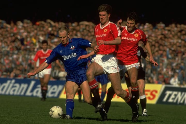 Man Utd were a team in transition in 1990