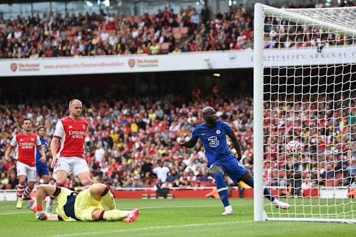 Romelu Lukaku, Bernd Leno, Rob Holding